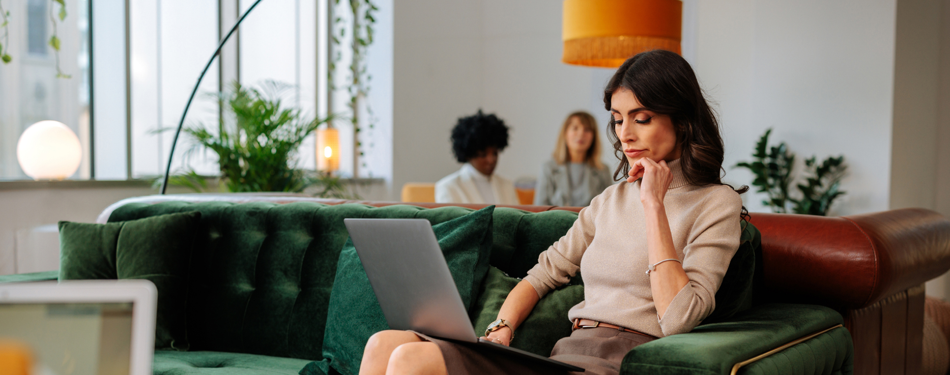 Direct bookings vs. OTAs: how social media tips the balance.